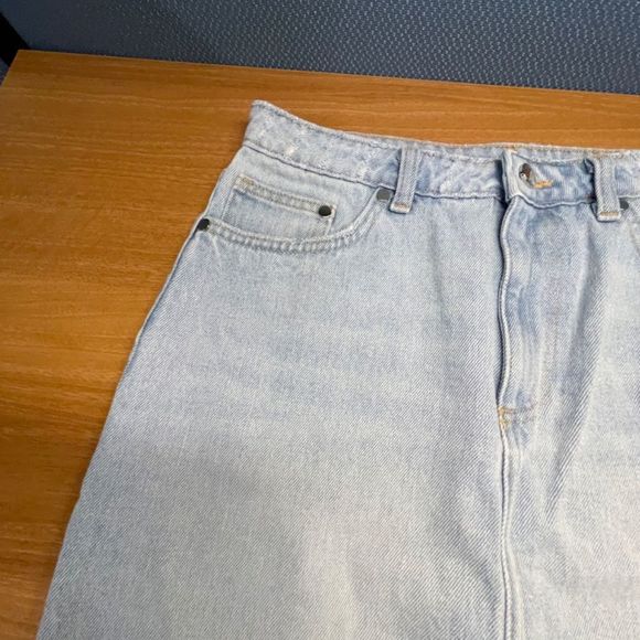 H&M distressed denim skirt size M 10 - Picture 2 of 12